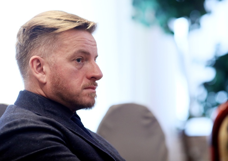 Szczepan Twardoch Twardoch kpi z przemówienia Hołowni: „Szkoda, że nie poprosił o suba i lajka”