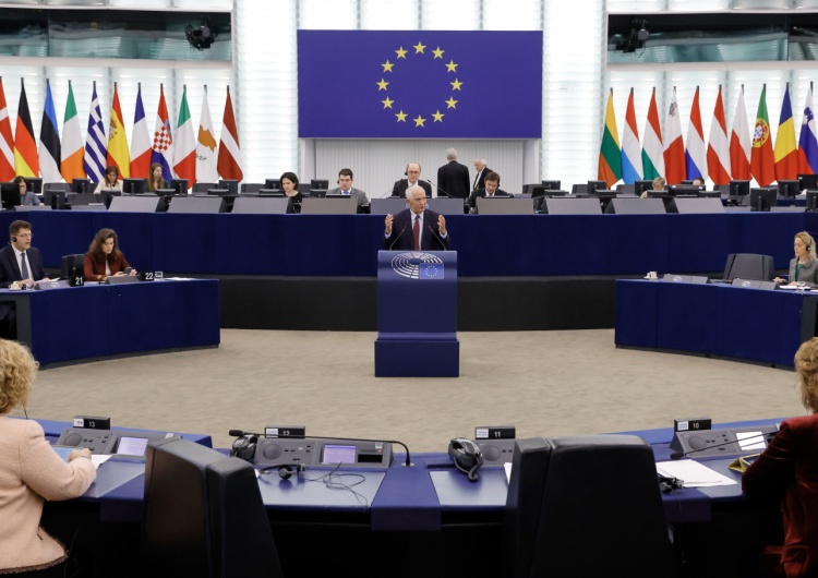  Głosowanie w PE ws. zmiany traktatów UE. Gorące komentarze