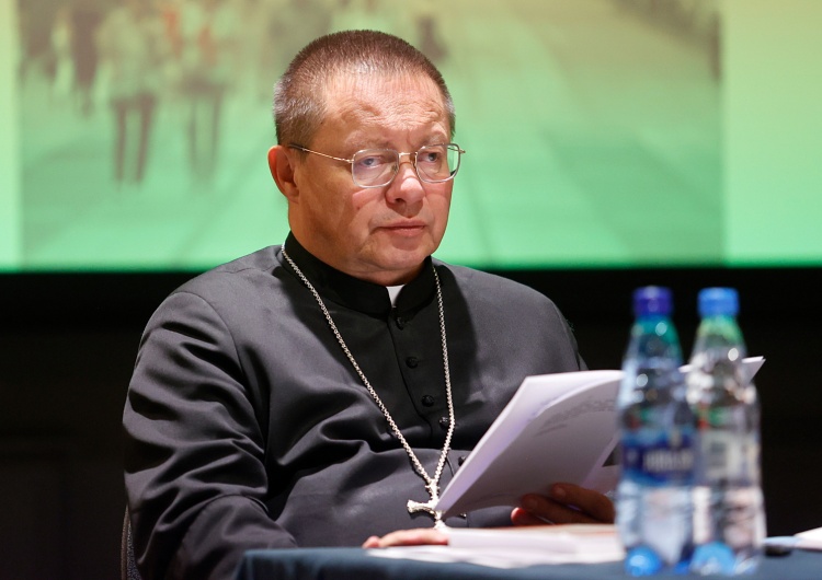 kard. Grzegorz Ryś Kard. Ryś objął kościół w Rzymie, parafia uboga i młoda [video]