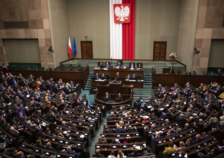 Sejm RP Nowa władza prócz rządzenia chce zemsty