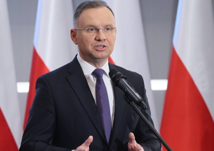 Andrzej Duda Andrzej Duda: Jestem myślami i modlitwą z rodzinami i bliskimi ofiar