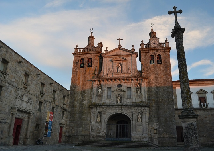 Viseu, Portugalia Władze portugalskiego miasta Viseu chcą zablokować remont XIII-wiecznej katedry 