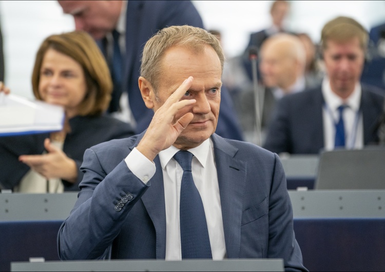 Donald Tusk Zbigniew Kuźmiuk: Z przyjęciem mechanizmu rozdziału imigrantów Bruksela czeka już tylko na rząd Tuska