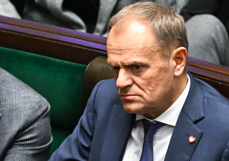 Donald Tusk w Sejmie Tusk zwołał pilne spotkania. Podano dwa nazwiska