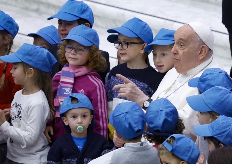 Papież Franciszek w czasie audiencji generalnej spotkał się z dziećmi Papież zapowiedział pierwsze Światowe Dni Dzieci