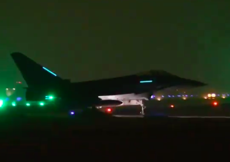 Myśliwiec Eurofighter Tajemniczy samolot nad Niemcami: „Eskortowaliśmy go do granicy z Polską” [WIDEO]