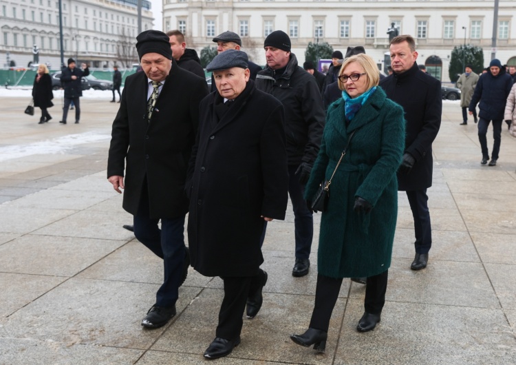 Miesięcznica katastrofy smoleńskiej. Lotna Brygada Opozycji chciała zakłócić uroczystość
