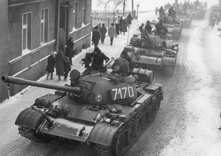 Czołgi T-55 na ulicach Zbąszynia w czasie stanu wojennego Jacek Matysiak: Mój okupacyjny strajk w stanie wojennym… (14/15 XII 1981 r.)