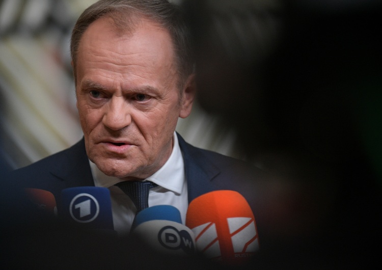 Donald Tusk Ekspert: Szanowny Panie Premierze, jak chce Pan odwołać szefa CBA nie łamiąc prawa?