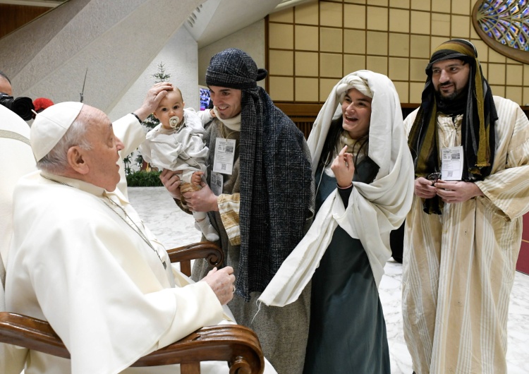 Papież Franciszek z aktorami Jasełek w bazylice Santa Maria Maggiore 87. rocznica urodzin Franciszka. Jaki jest klucz do zrozumienia obecnego pontyfikatu?