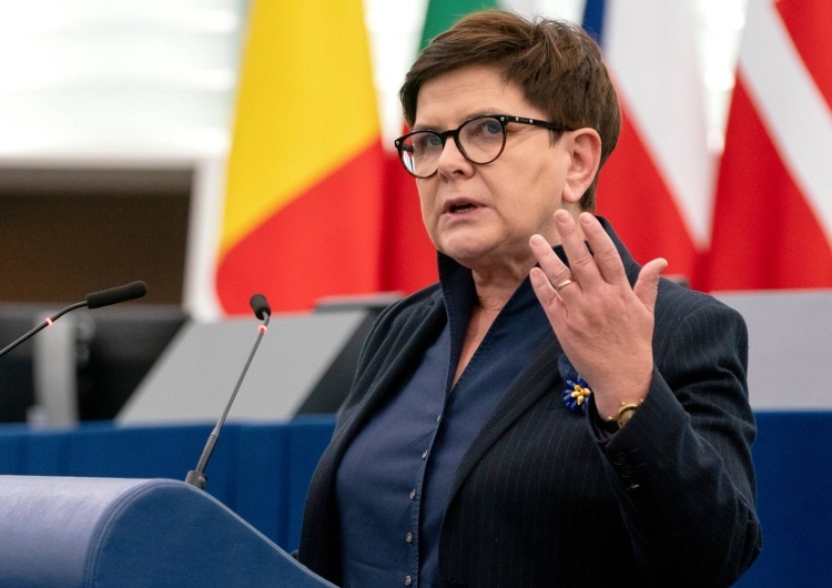 Beata Szydło  Szydło: Bruksela przepycha zmiany w Traktatach, Szymańska-Borginon manipuluje
