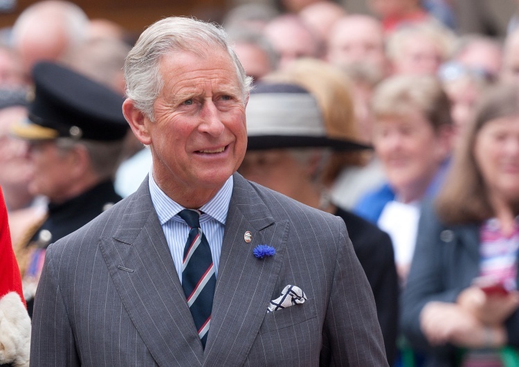 król Karol III Trzęsienie ziemi w Pałacu Buckingham. Król Karol III chce zrezygnować, a książę William nie chce korony