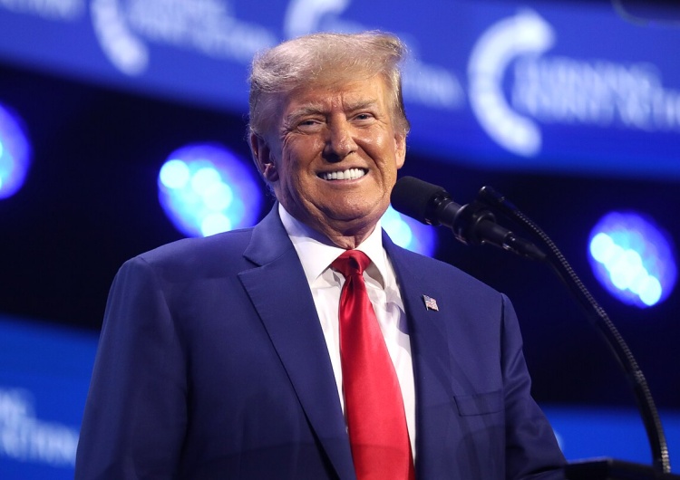 Donald Trump Donald Trump zdecydowanym zwycięzcą inauguracyjnych prawyborów