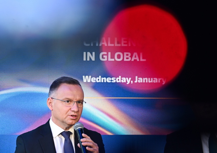 Andrzej Duda Andrzej Duda w Davos: Otrzymałem informację, że sąd nakazał przymusowe dokarmianie Kamińskiego