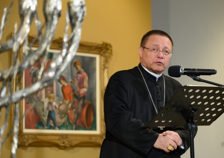 Kard. Grzegorz Ryś Kard. Grzegorz Ryś uhonorowany Menorą Dialogu