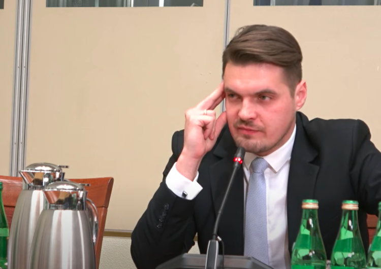 Michał Wypij w trakcie przesłuchania Tyrada Wypija na posiedzeniu komisji śledczej. Jabłoński: „Mnóstwo sprzeczności w zeznaniach” 