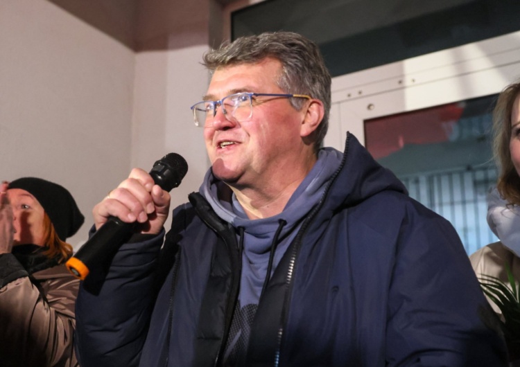Maciej Wąsik Wąsik reaguje na wpis Hołowni i publikuje zdjęcie