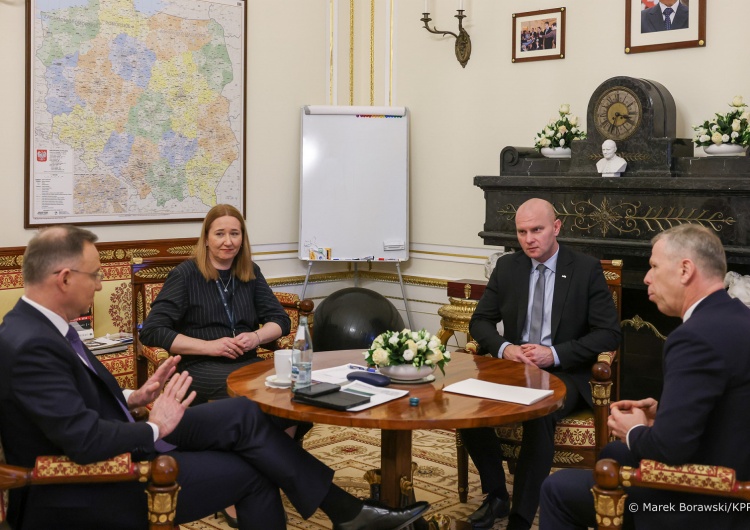 Spotkanie prezydenta Andrzeja Dudy z członkami RDS Prezydent spotkał się z członkami Rady Dialogu Społecznego