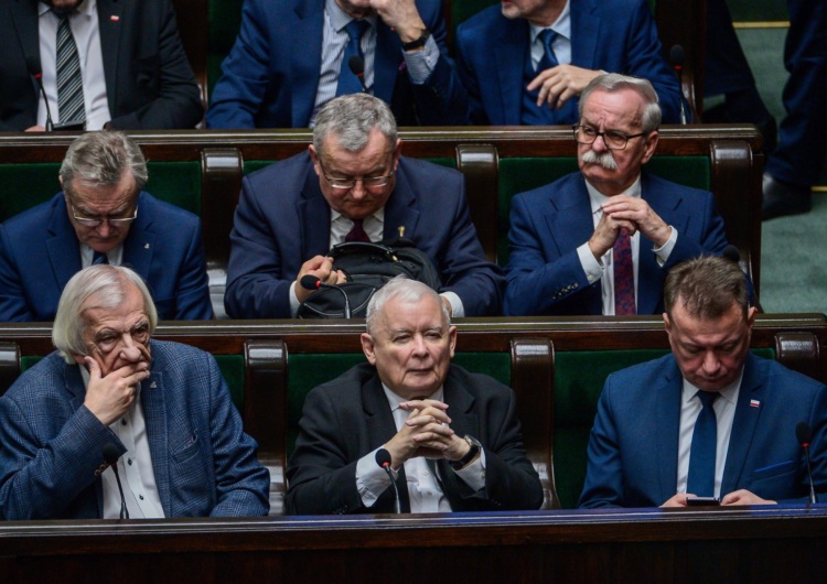 Posłowie PiS podczas posiedzenia Sejmu PiS alarmuje Radę Europy: W Polsce stosowano tortury