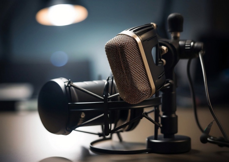 Radio - zdjęcie poglądowe Skandal w Radio Zachód. Zwolniony dziennikarz zabiera głos
