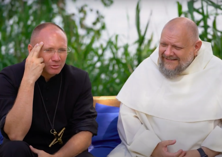 Od lewej: o. Tomasz Maniura, o. Tomasz Nowak Lednica i Festiwal Życia łączą siły! O wspólnych planach obu wydarzeń mówią duszpasterze [video]