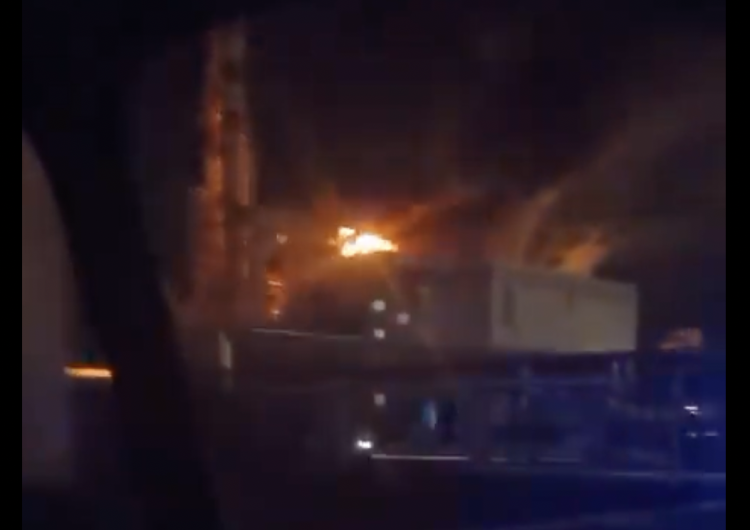 pożar w rosyjskiej rafinerii Pożar w potężnej rafinerii w Rosji [WIDEO]