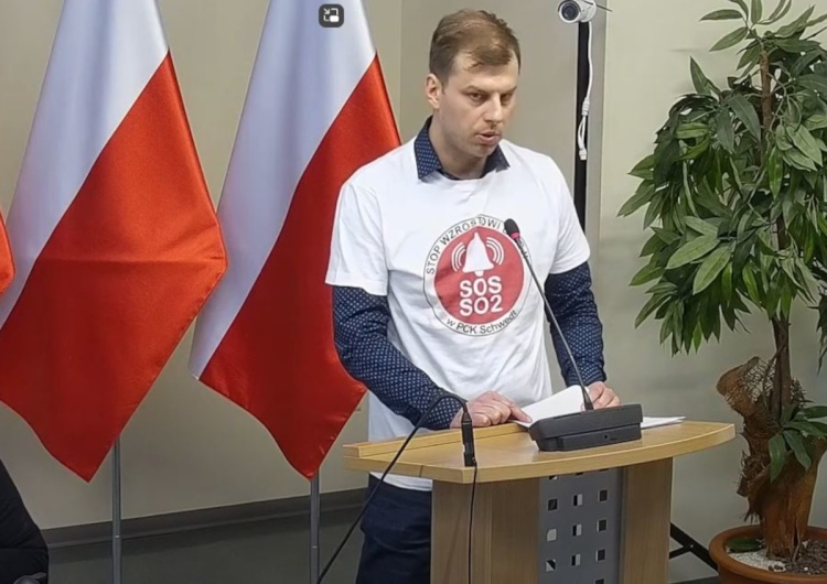 Kamil Frelichowski Aktywiści protestują przeciwko zatruwaniu polskiego powietrza przez niemiecką rafinerię