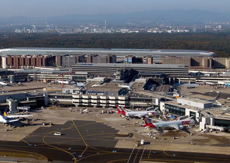 Lotnisko we Frankfurcie  Paraliż w Niemczech. Setki odwołanych lotów