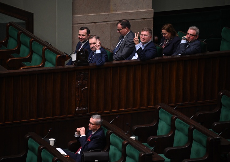 Sejm RP [RELACJA ONLINE] Trwa dyskusja po pierwszym czytaniu opracowanego przez Solidarność obywatelskiego projektu dotyczącego emerytur stażowych