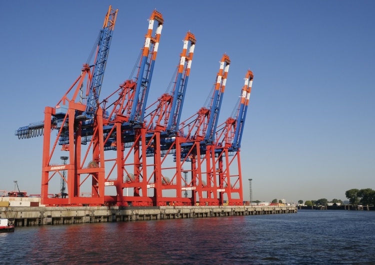 Terminal przeładunkowy, zdjęcie poglądowe Minister rządu Tuska obiecuje: Port kontenerowy w Świnoujściu powstanie