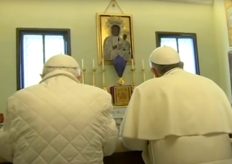Wspólna modlitwa Franciszka i Benedykta XVI Niedługo publikacja książki Franciszka o relacjach z Benedyktem XVI. Ma ona zawierać ważne informacje