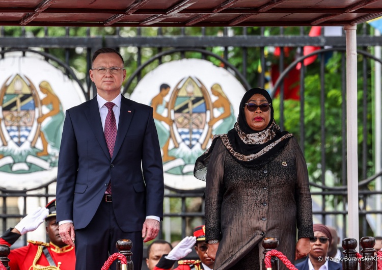 Andrzej Duda Andrzej Duda w Tanzanii. To pierwsza wizyta głowy polskiego państwa w tym kraju