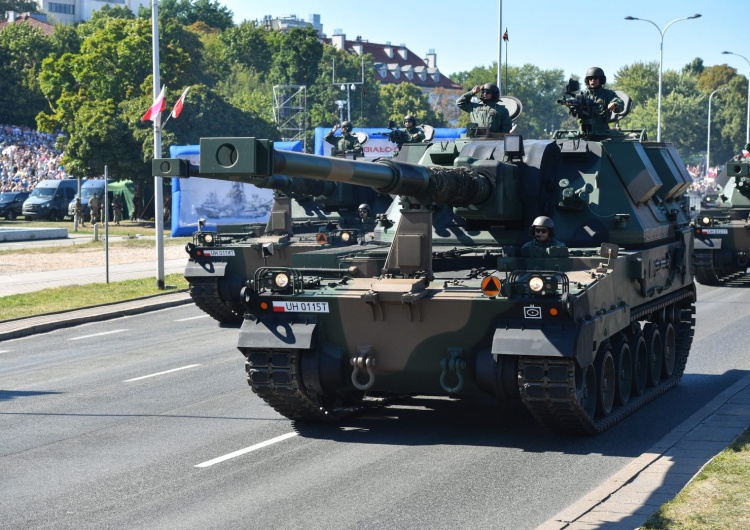 Sztab Generalny WP: Od poniedziałku ruchy wojsk. Apel do kierowców