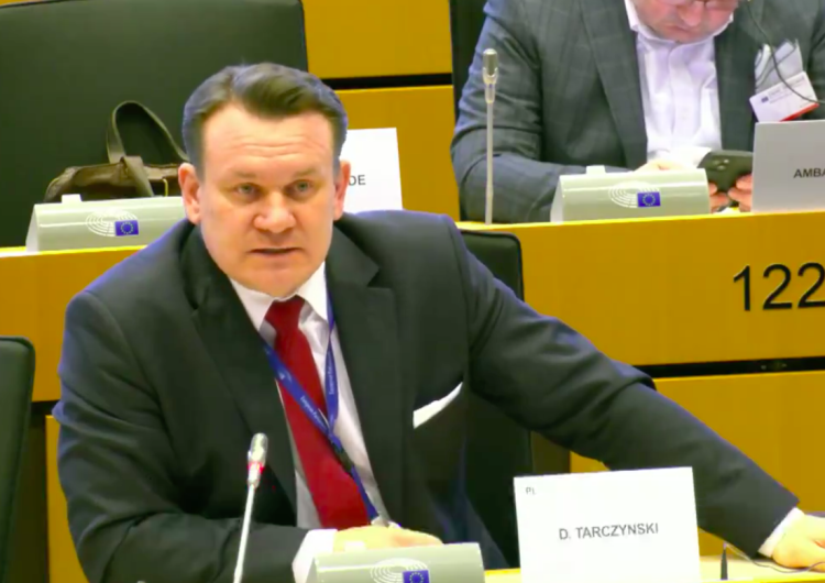Dominik Tarczyński Jest decyzja PE. Tarczyński uderza w PO: „Za nic mają głos rolników. W Polsce jedno, w Brukseli drugie”