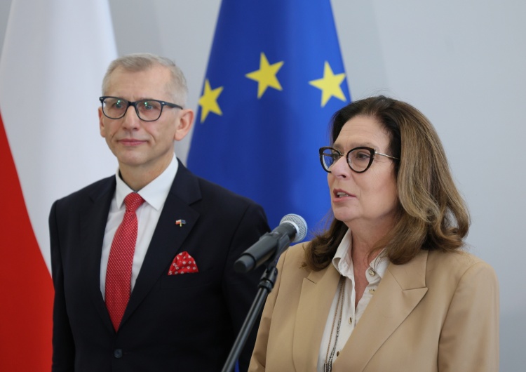Krzysztof Kwiatkowski i Małgorzata Kidawa Błońska Krzysztof Kwiatkowski dołącza do klubu KO w Senacie