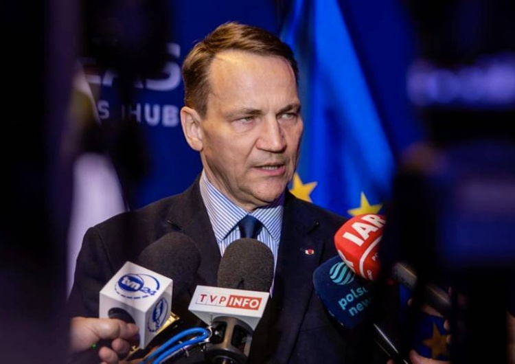 Radosław Sikorski Sikorski w USA: Wojsko? Korygujemy filozofię poprzedniego rządu