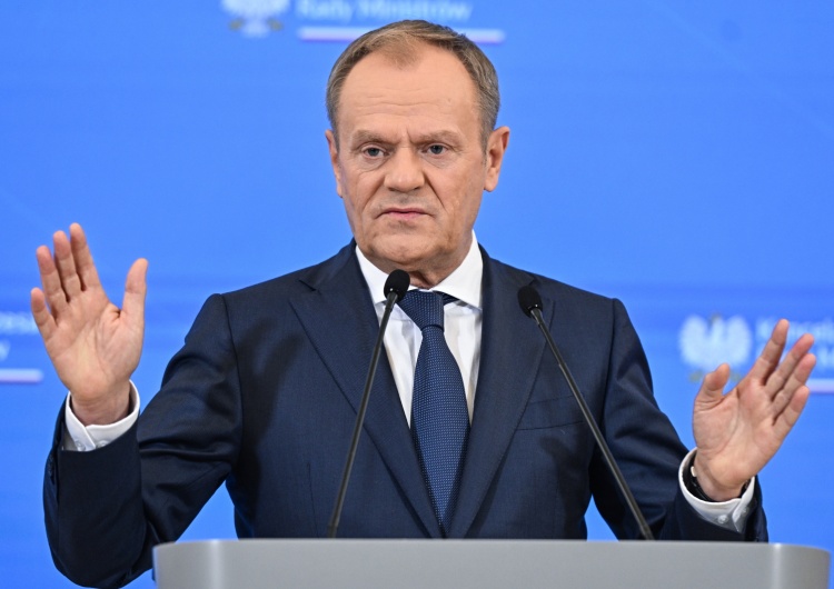 Premier Donald Tusk Zbigniew Kuźmiuk: Plan PO na rządzenie to ceny żywności i energii w górę, a korekty brwi i rzęs - w dół