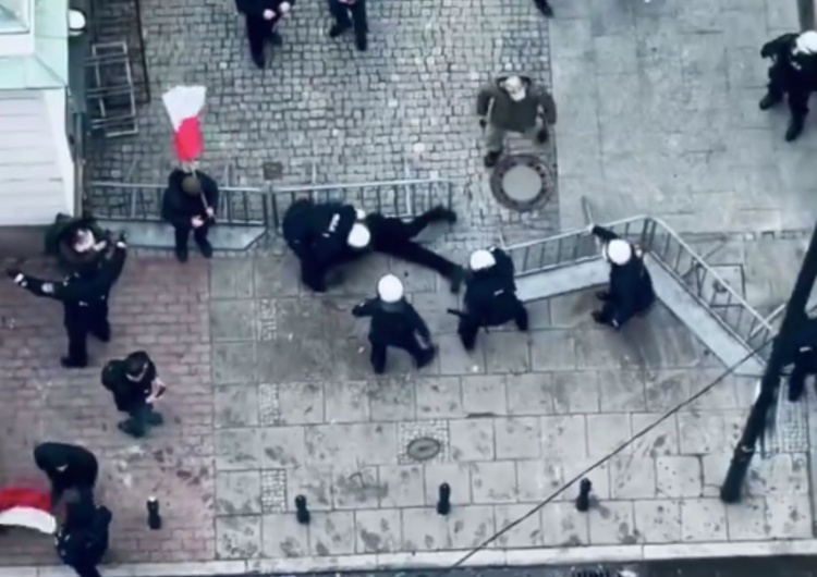 Dalsza część nagrania opublikowanego przez poseł Brutalny atak policji na uczestnika protestu rolników. Jest dalsza część nagrania