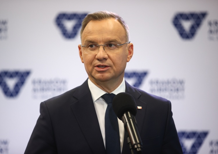 Andrzej Duda Prezydent Andrzej Duda w Krakowie-Balicach: CPK nie zagraża lotniskom regionalnym, pasażerów nie zabraknie 