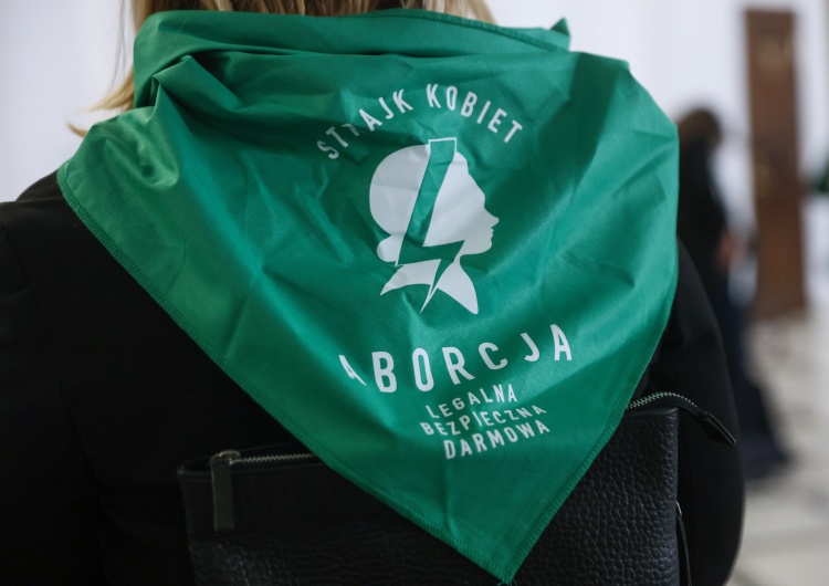 Ogólnopolski Strajk Kobiet Aborcjonistki są wściekłe na Hołownię. Frekwencja na marszu jednak nie powala