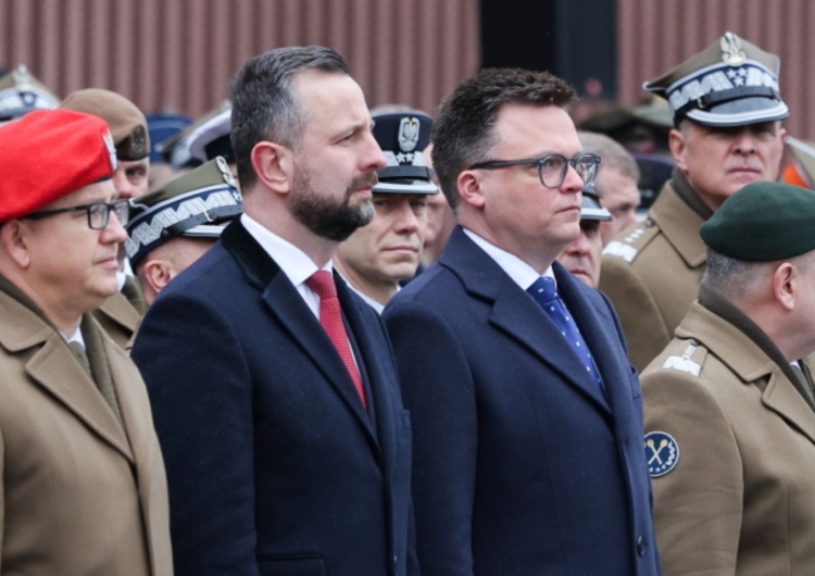 Władysław Kosiniak-Kamysz i Szymon Hołownia Spięcie w koalicji. Tusk i Biedroń uderzają w Trzecią Drogę