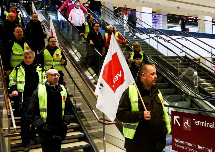 protesty w Niemczech Chaos w Niemczech. Trwają protesty