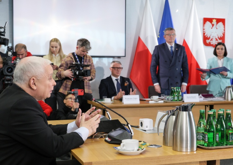 Jarosław Kaczyński Kompromitacja komisji ds. Pegasusa. Szefowa komisji się tłumaczy