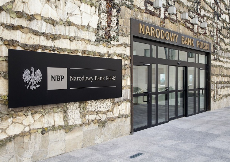 Gmach NBP Ekspert: Takie konsekwencje ataku na Prezesa NBP poniosą Polacy