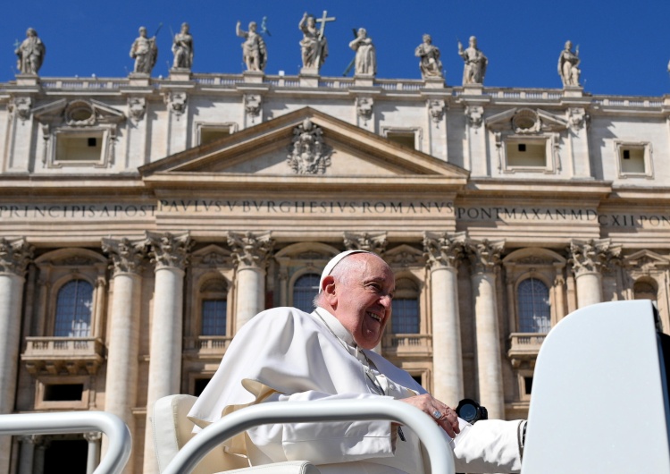 Papież Franciszek Papież wydalił belgijskiego biskupa ze stanu duchownego