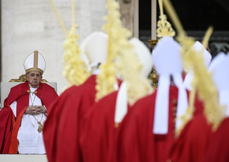 Papież Franciszek w czasie Mszy Świętej Niedzieli Palmowej Papież przewodniczył Mszy św. w Niedzielę Palmową 
