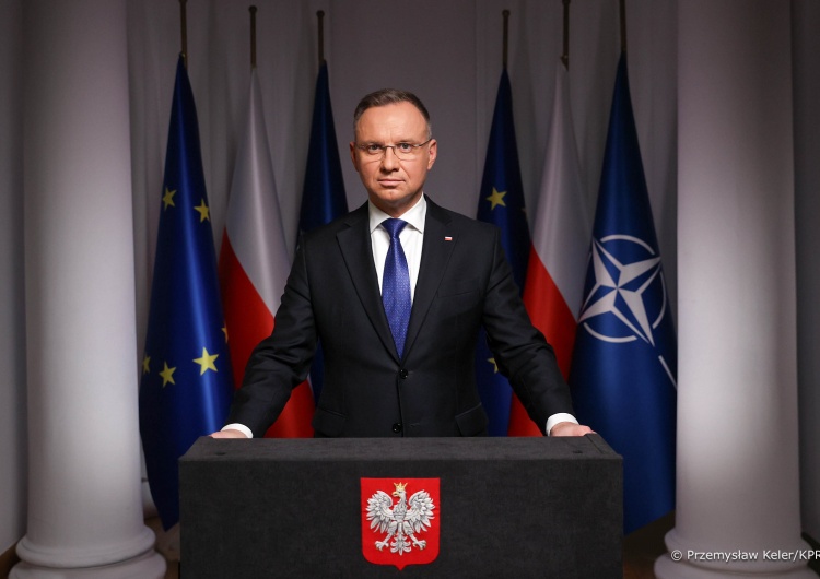 Andrzej Duda Tabletka