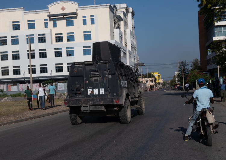  Port-au-Prince po atakach gangów Na Haiti gangi napadły i zdemolowały niższe seminarium duchowne