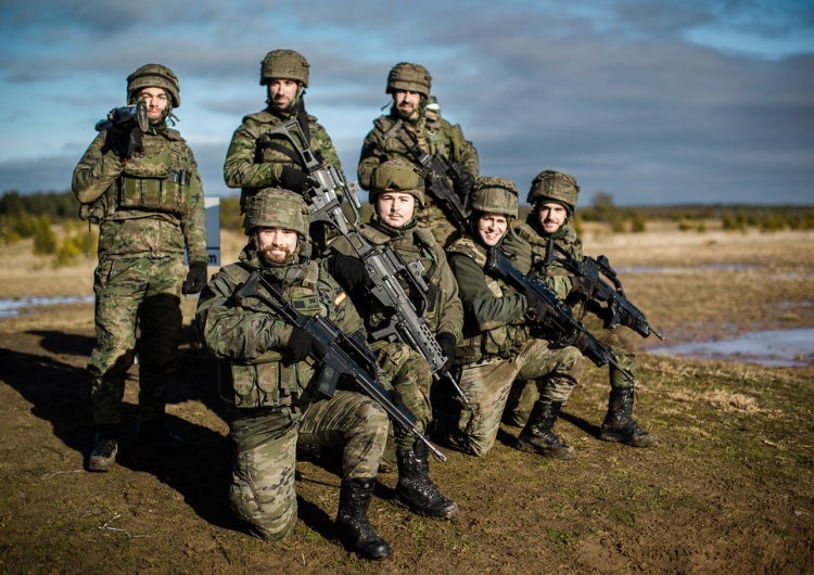 Hiszpańska armia  Hiszpańscy żołnierze masowo „zmieniają płeć”