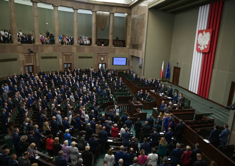 Obrady Sejmu RP Sejm wznowił obrady. Zajmie się dziś projektami dotyczącymi aborcji